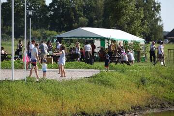 Фото номера Трехместный номер с видом на озеро Кемпинги Karpu dīķis-Kempings Viesītes г. Яунмарупе 5