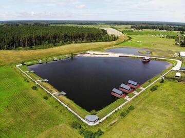 Фото номера Трехместный номер с видом на озеро Кемпинги Karpu dīķis-Kempings Viesītes г. Яунмарупе 17
